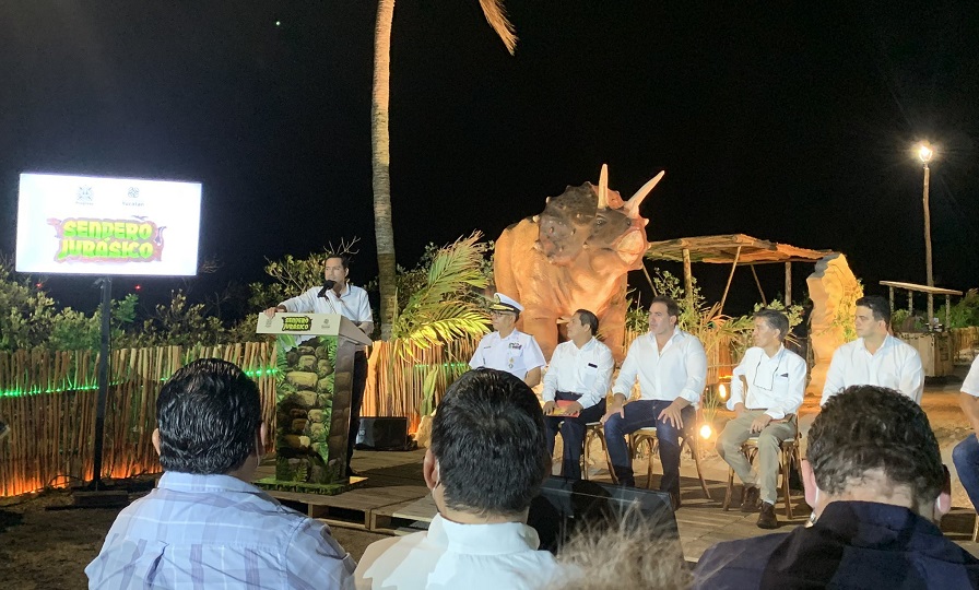 A escondidas, como se hacen los negocios turbios, inaugura Zacarias el Sendero Jurásico