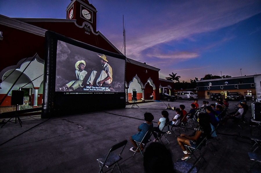 Gigante Cinema de Sedeculta acerca el séptimo arte a las comunidades mayas