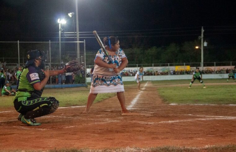 Las Amazonas de Yaxunah derrotan 18-13 a las Invasoras de San Antonio Xluch