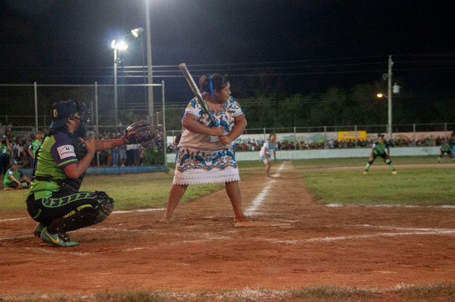 Las Amazonas de Yaxunah derrotan 18-13 a las Invasoras de San Antonio Xluch