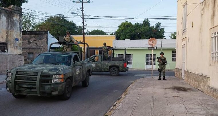 Catean dos casas en el centro de Mérida: aseguran droga y detienen a tres