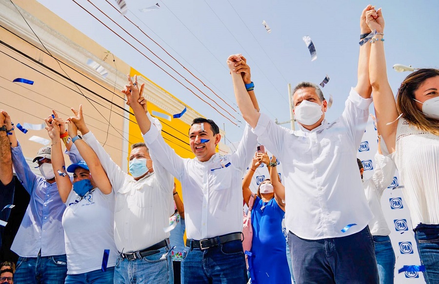 Arturo León se registra como candidato único a dirigir el comité del PAN en Mérida