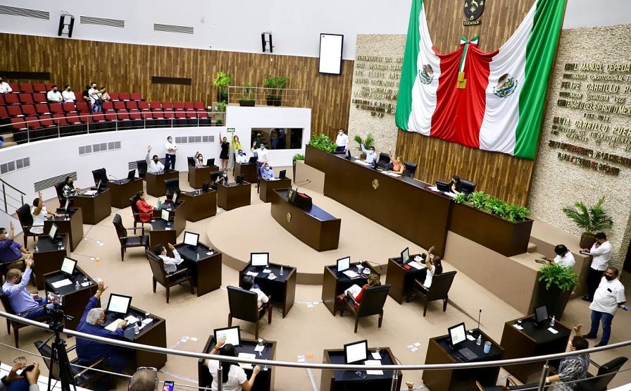 Diputados aprueban por mayoría préstamos de Vila y Renán Barrera