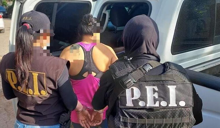 Ni con un hijo de diez año dejó de vender droga «La Tía»