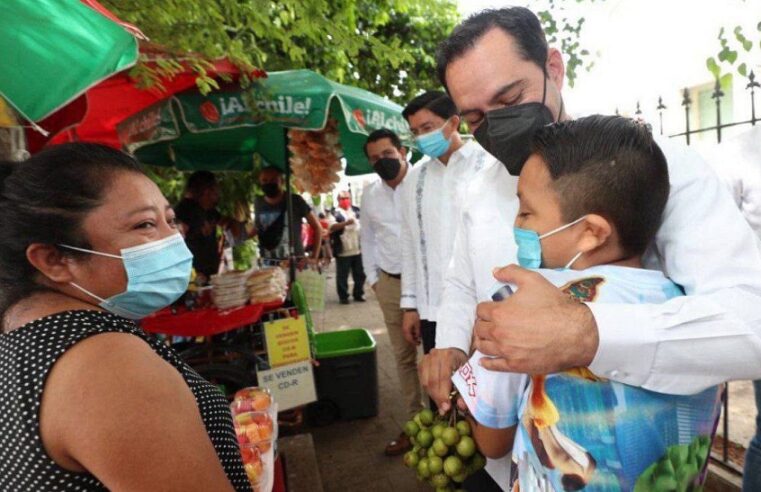 Vila escucha y atiende necesidades de pacientes en el Hospital O’Horán