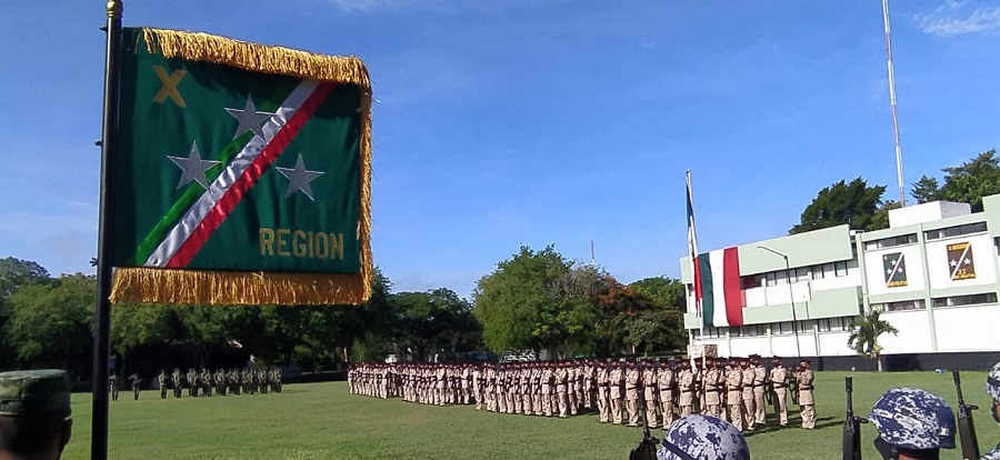 Rinden protesta de bandera conscriptos que cumplen encuadrados el Servicio Militar