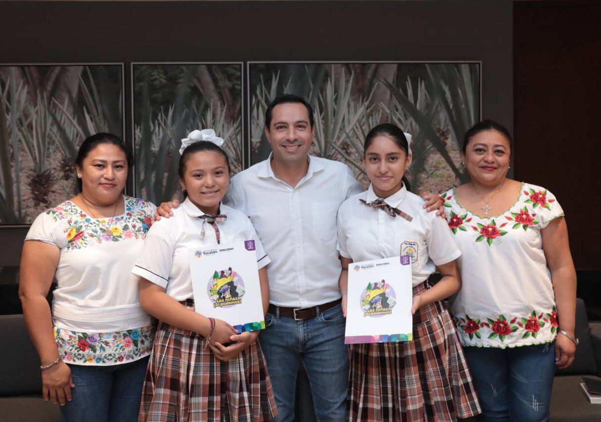 Vila apoya a niñas yucatecas para participar en concurso de ciencias en Paraguay