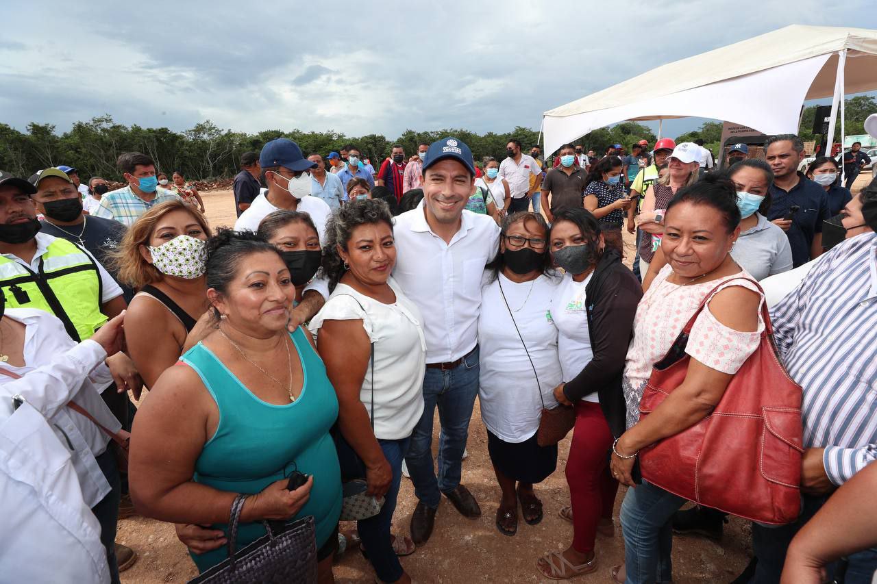 Mauricio Vila pone en marcha cconstrucción de nueva planta de la firma Vertical Knits,