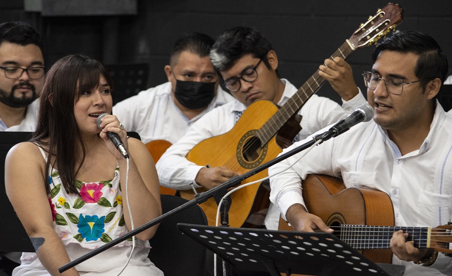 Concluye en el centro cultural Ibérica el Diplomado en Trova Yucateca