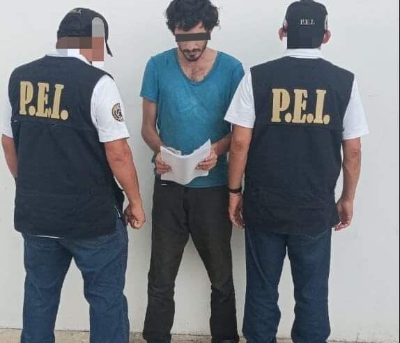 Como ratón, entra por la ventana a la planta Tecate y se lleva $60 mil pesos