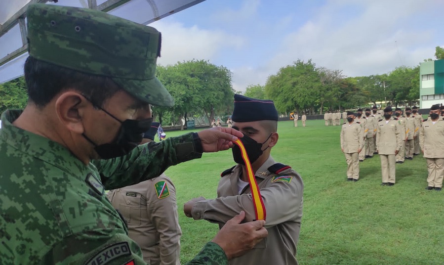 Otorgan ascensos y distinciones a conscriptos del Servicio Militar