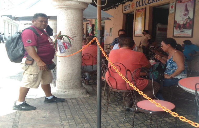 Denuncian «privatización» de los portales de la dulcería y sorbetería Colón