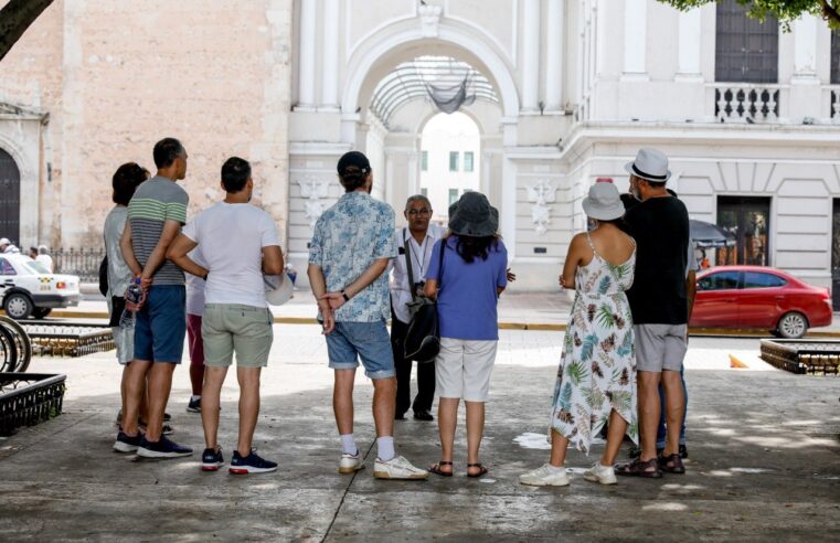 El Ayuntamiento de Mérida reactiva los recorridos guiados en el centro histórico