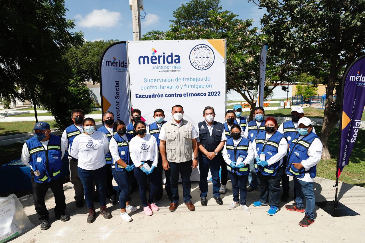 Renán Barrera promete fumigar para combatir a la plaga de mosquitos en la ciudaf