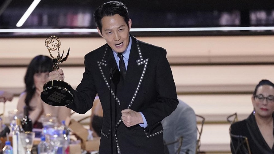 El actor sudcoreano Lee Jung-jae, de El Juego del Calamar, hace historia en los Emmy
