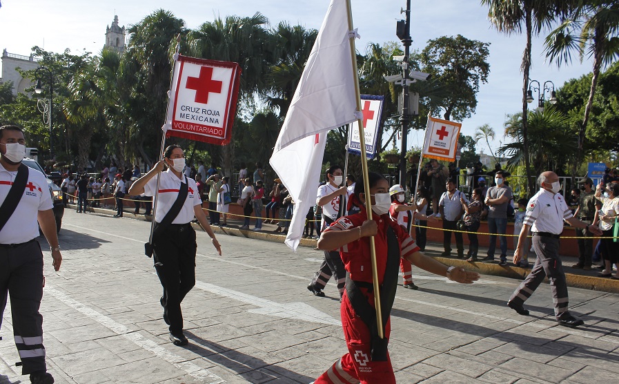 La Cruz Roja participa en los desfiles de Independencia en Mérida y Progreso