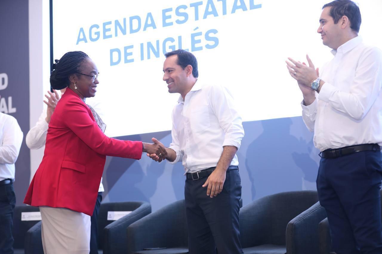 Presenta Mauricio Vila la Agenda Estatal de Inglés 