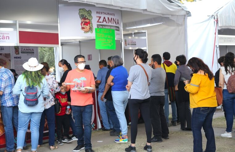 Chihuahuenses consumen más de una tonelada de lechón y cochinita en Yucatán Expone