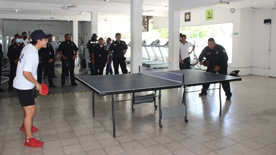 Policías municipales de Mérida se ponen en forma con tenis de mesa