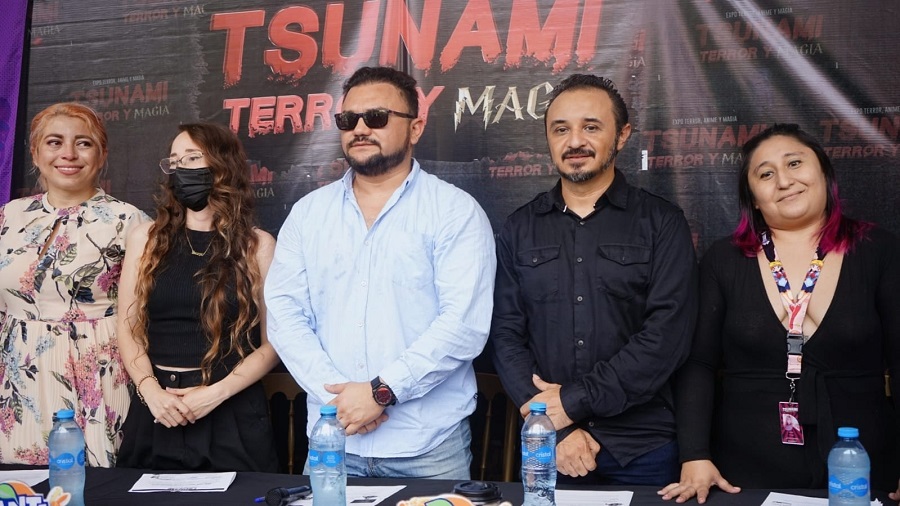 Tsunami Terror y Magia en el  Centro de Convenciones Yucatán Siglo XXI