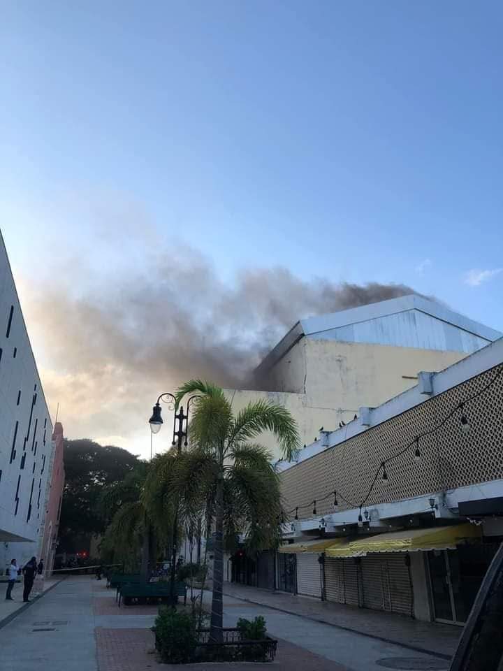 Incendio en el Peón Contreras moviliza a los cuerpos de emergencia