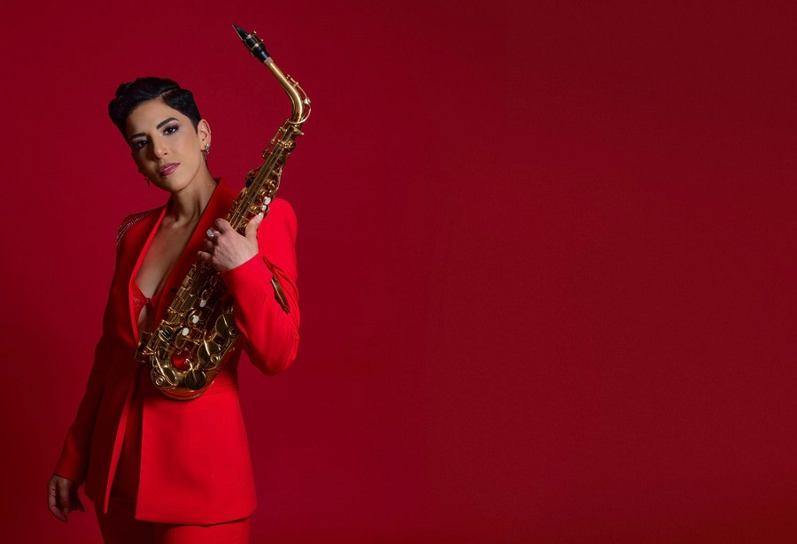 La saxofonista Gaby Ruz se presentará en el Teatro Armando Manzanero