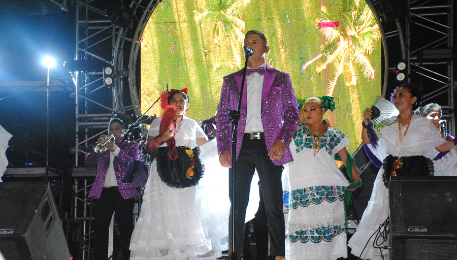 Súper Lamas pone a bailar a la Feria Yucatán en Xmatkuil