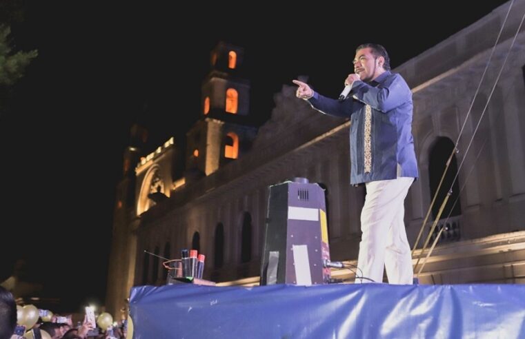 «Paleto» y su orquesta cierran con broche de oro el Mérida Fest 2023