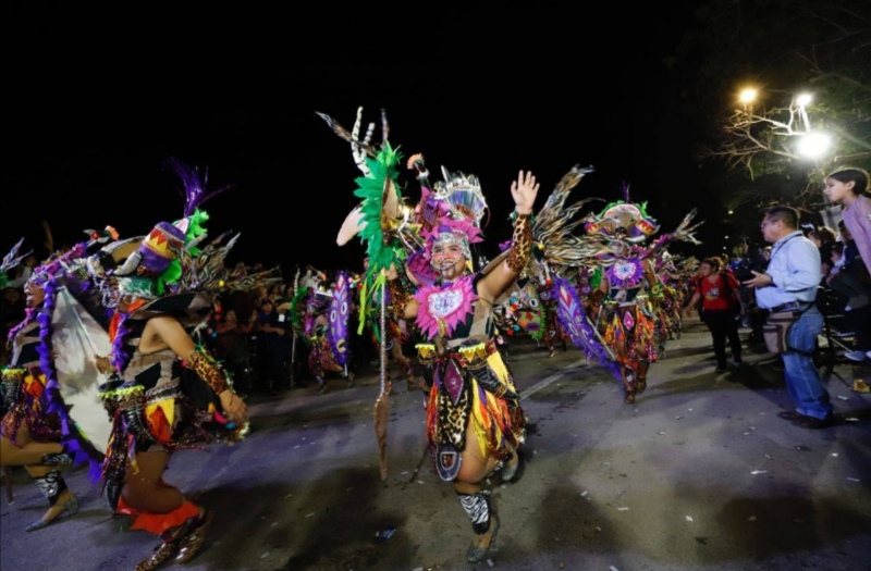 Sábado de carnaval en Mérida con 135,000 asistentes