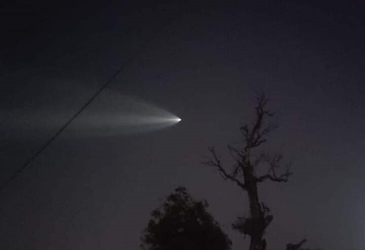 El cohete Falcón 9 de Space X pasa sobre la Península de Yucatán