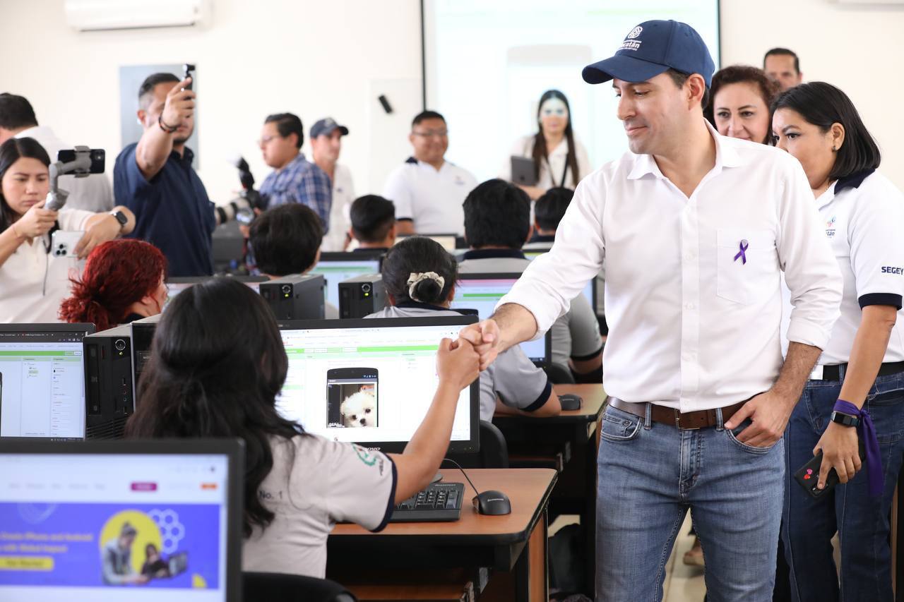 Supervisa Mauricio Vila el avance del programa Yucatán Digital