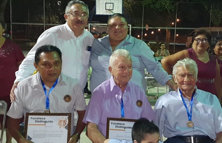 Temozón Norte reconoce a tres profesores como «Yucatecos Distinguidos»