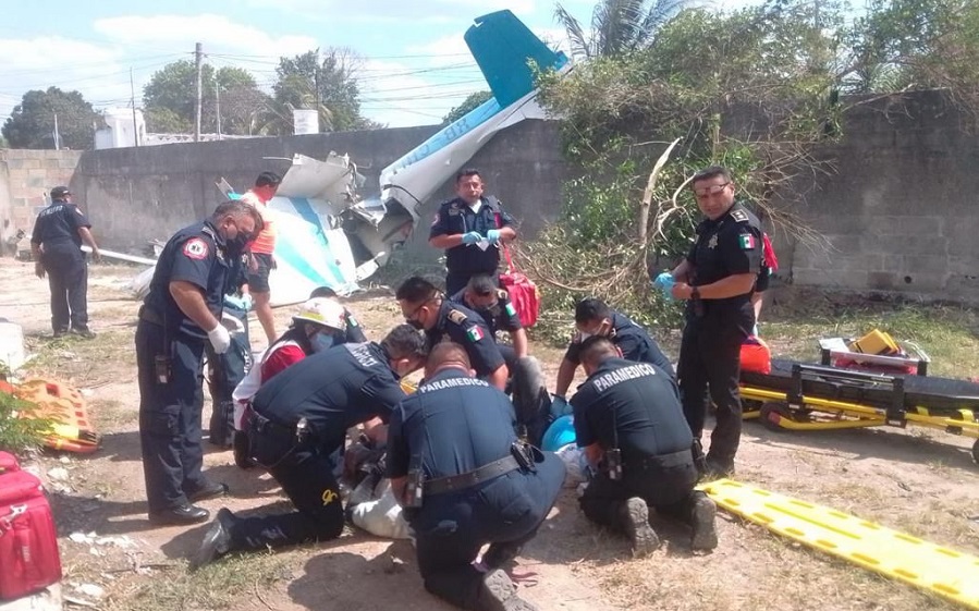 Se desploma una avioneta en la colonia Sambulá de Mérida: piloto y copiloto heridos