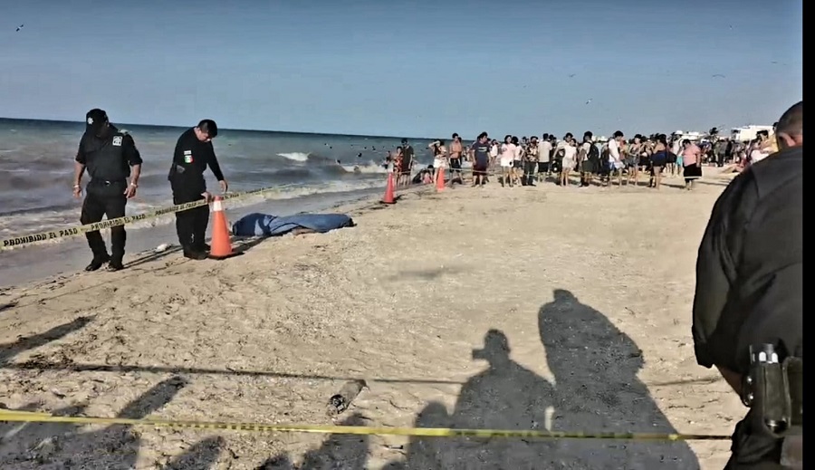 Bañista muere ahogado en la playa del malecón de Progreso