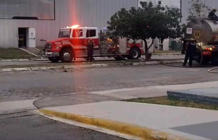 Se queman los cines de Plaza Altabrisa por madrugador incendio