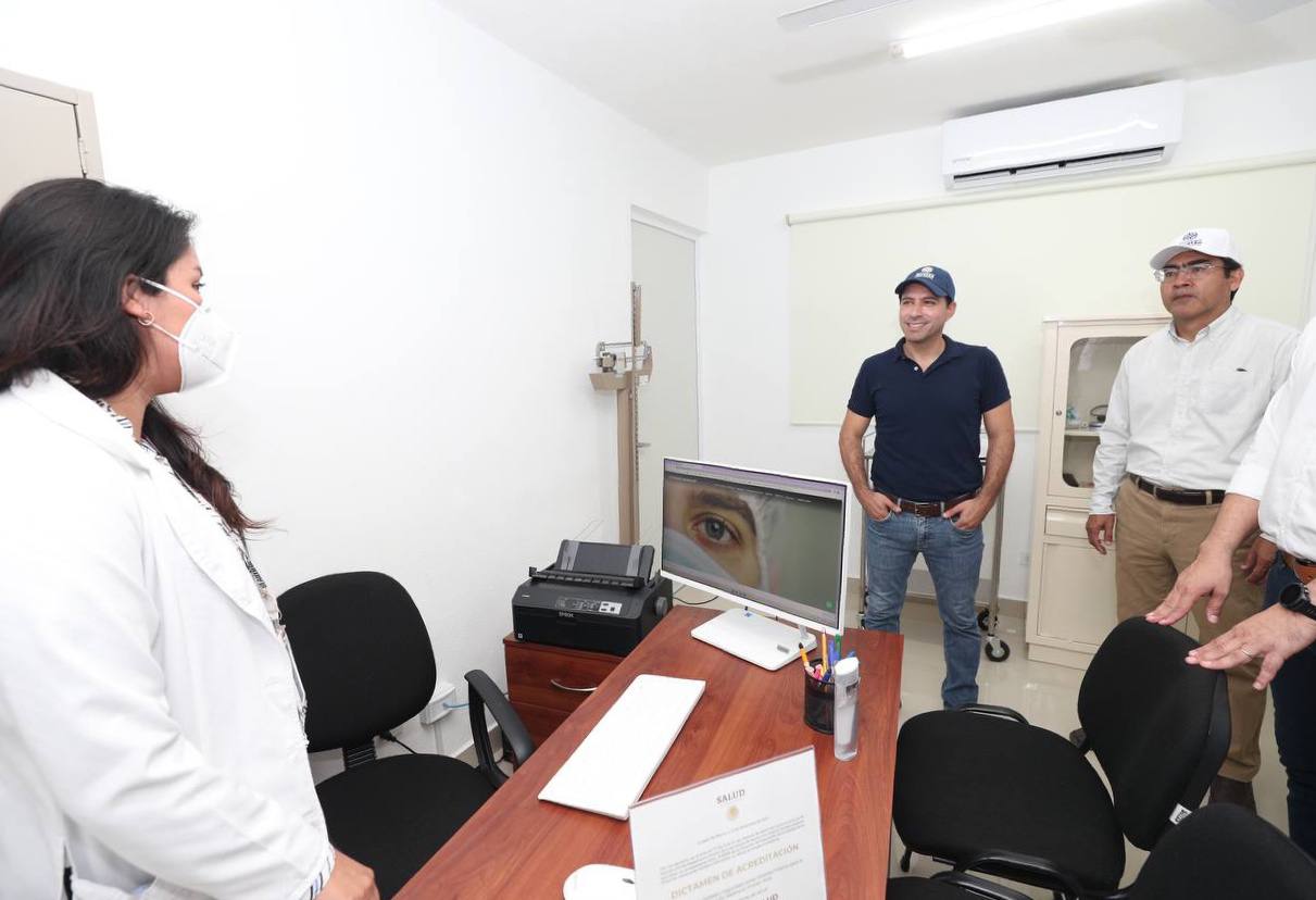 Mauricio Vila entrega el recién remodelado Centro de Salud de Chelem