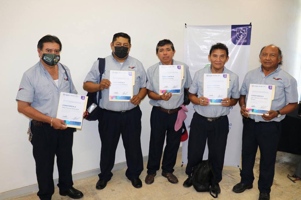 Capacitan a operadoras de transporte público de Mérida y Kanasín para prevenir el acoso