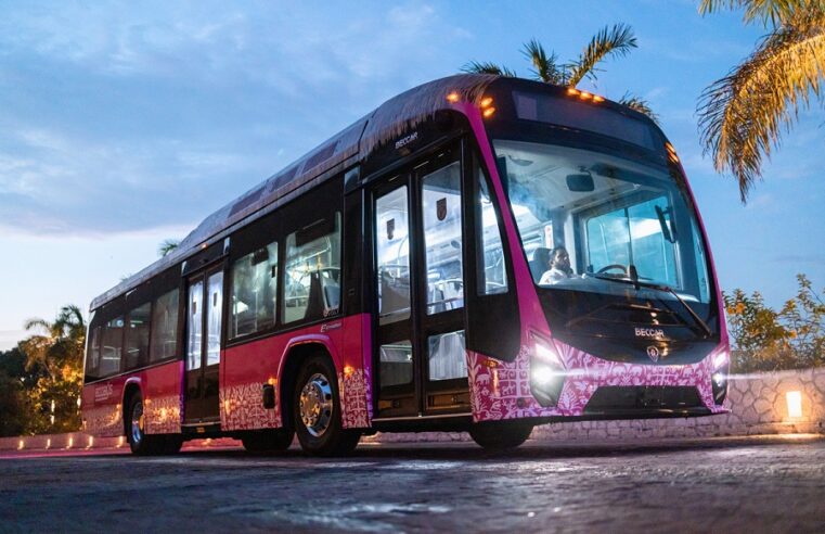 Conoce el EcoBus Xcaret, totalmente eléctrico y armado en México