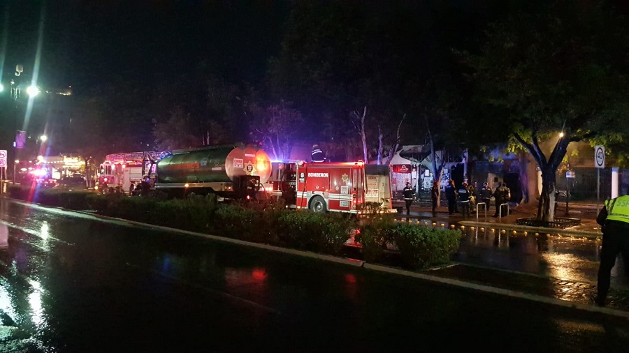 Se quema discoteca abandonada en el Paseo de Montejo en Mérida