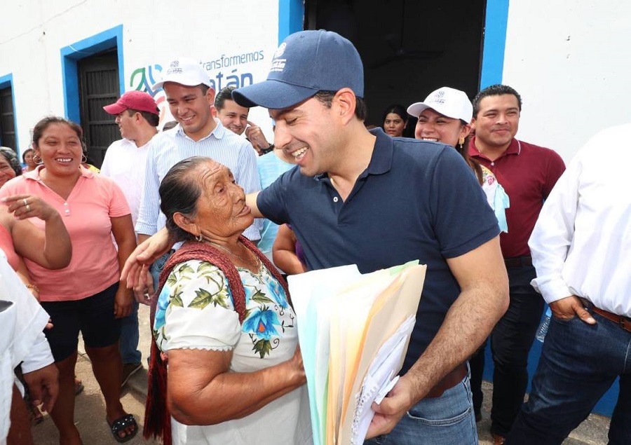 Mauricio Vila entrega en Opichén apoyos que transforman vidas