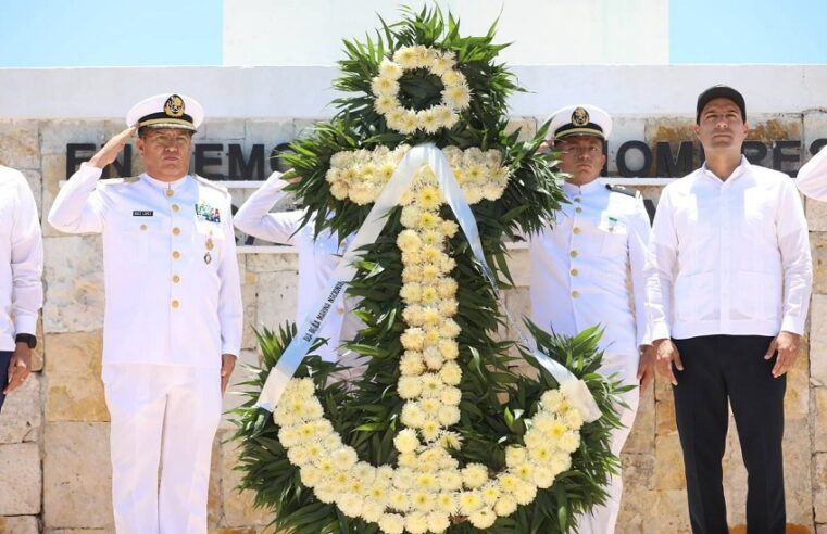 Mauricio Vila encabeza en Yucatán la ceremonia por el Día de la Marina