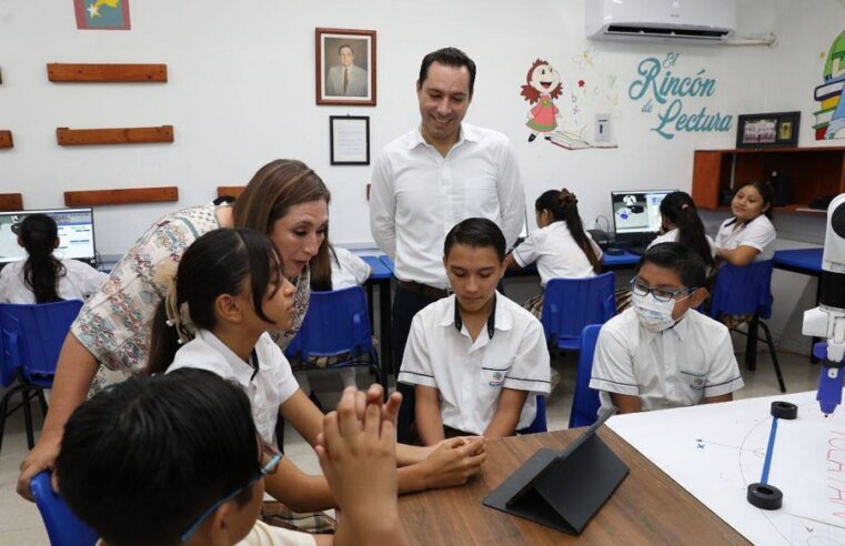 Mauricio Vila presenta el programa Clases de Robótica a la senadora Xóchitl Gálvez