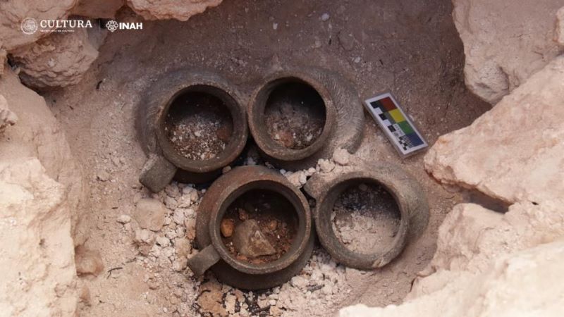 Hallan una milenaria ofrenda de cerámica bajo la Estela 18 de Uxmal