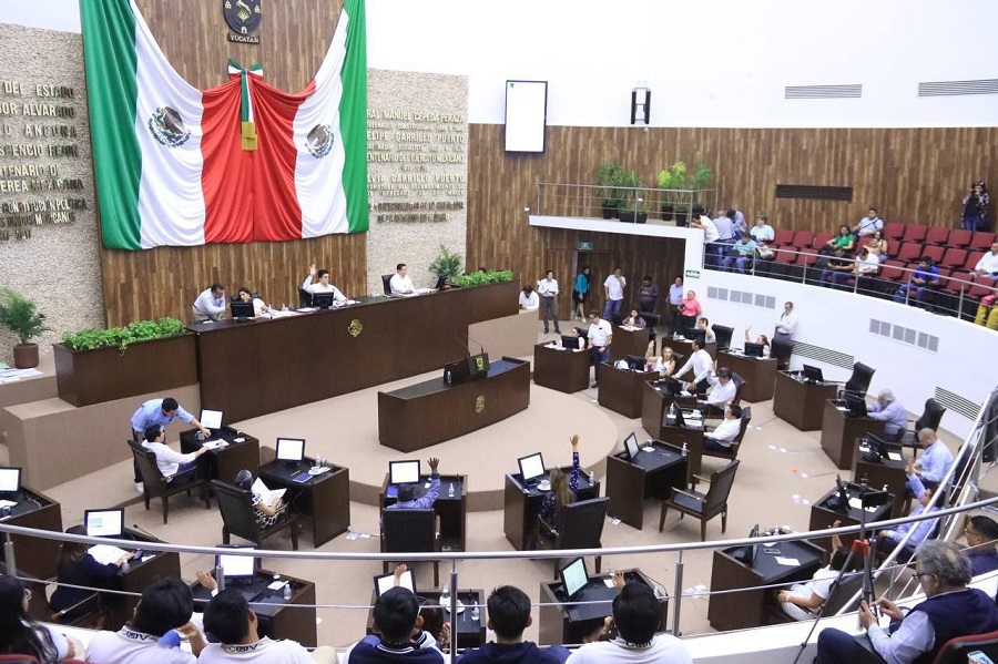 Reformaba la Constitución para que en el 2030 Yucatán tenga gobernadora