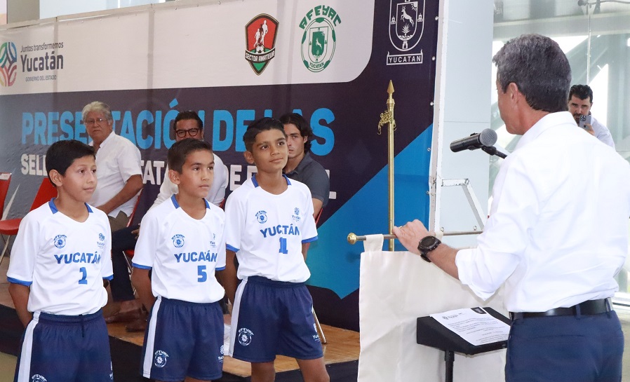 Abanderan a la selección de Yucatán sub-11 de futbol