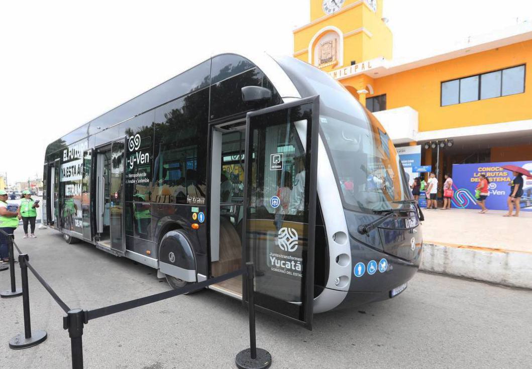 Vehículo de muestra del Ie-Tram llega a Kanasín