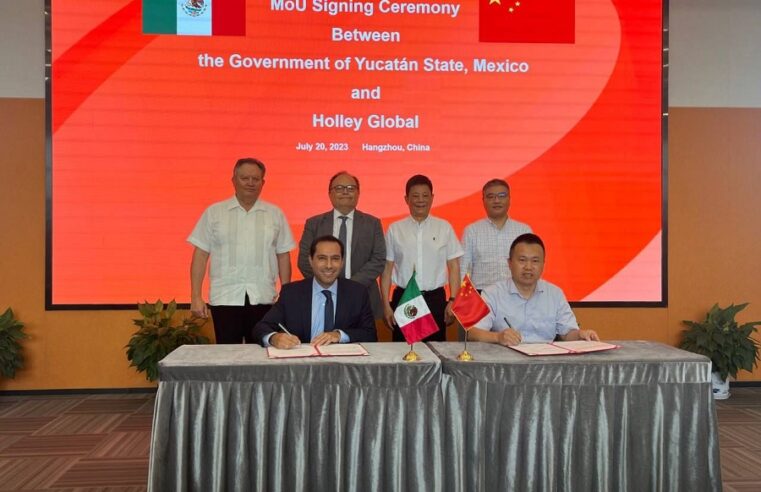 Mauricio Vila firma con Holley Group la instalación de un parque industrial en Yucatán