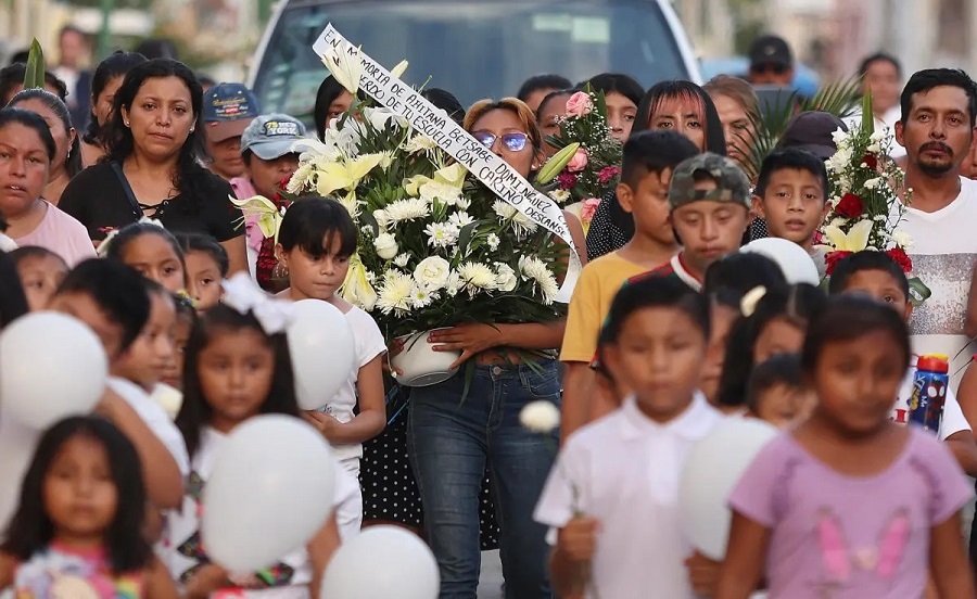 Ultimo adiós a Aitana, la niña que murió prensada en un elevador del IMSS