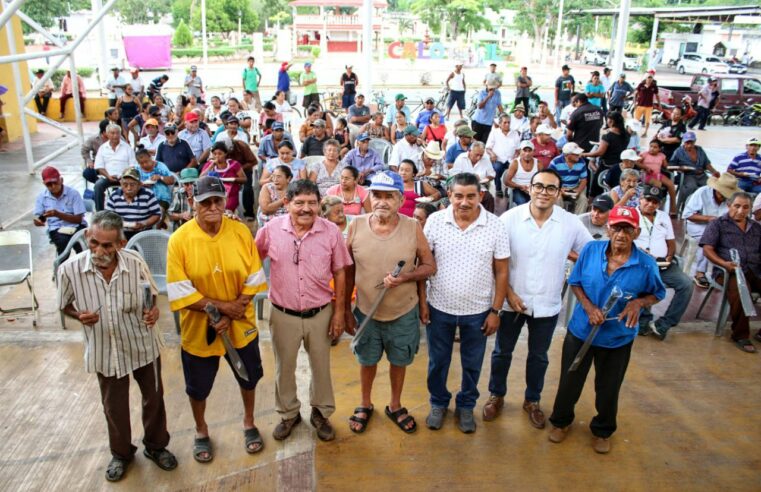 Herramientas y salud, respaldo de Ramírez Marín al oriente del Estado