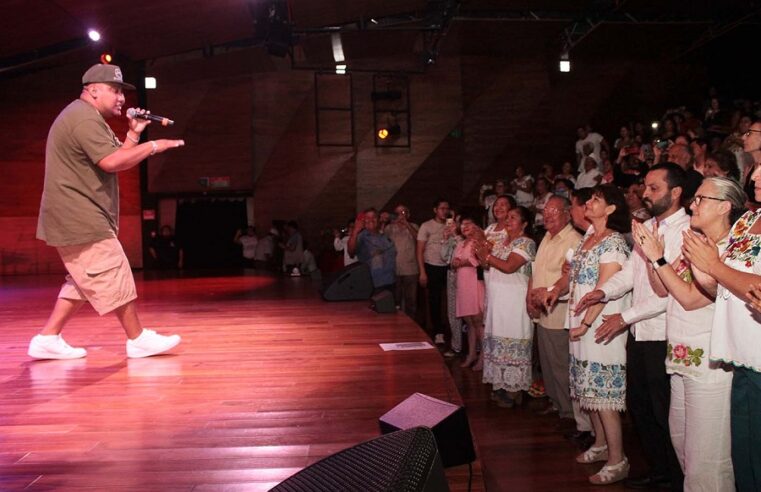 Ángel Antonio Cocom Pech gana el concurso de composición y canto en lengua maya